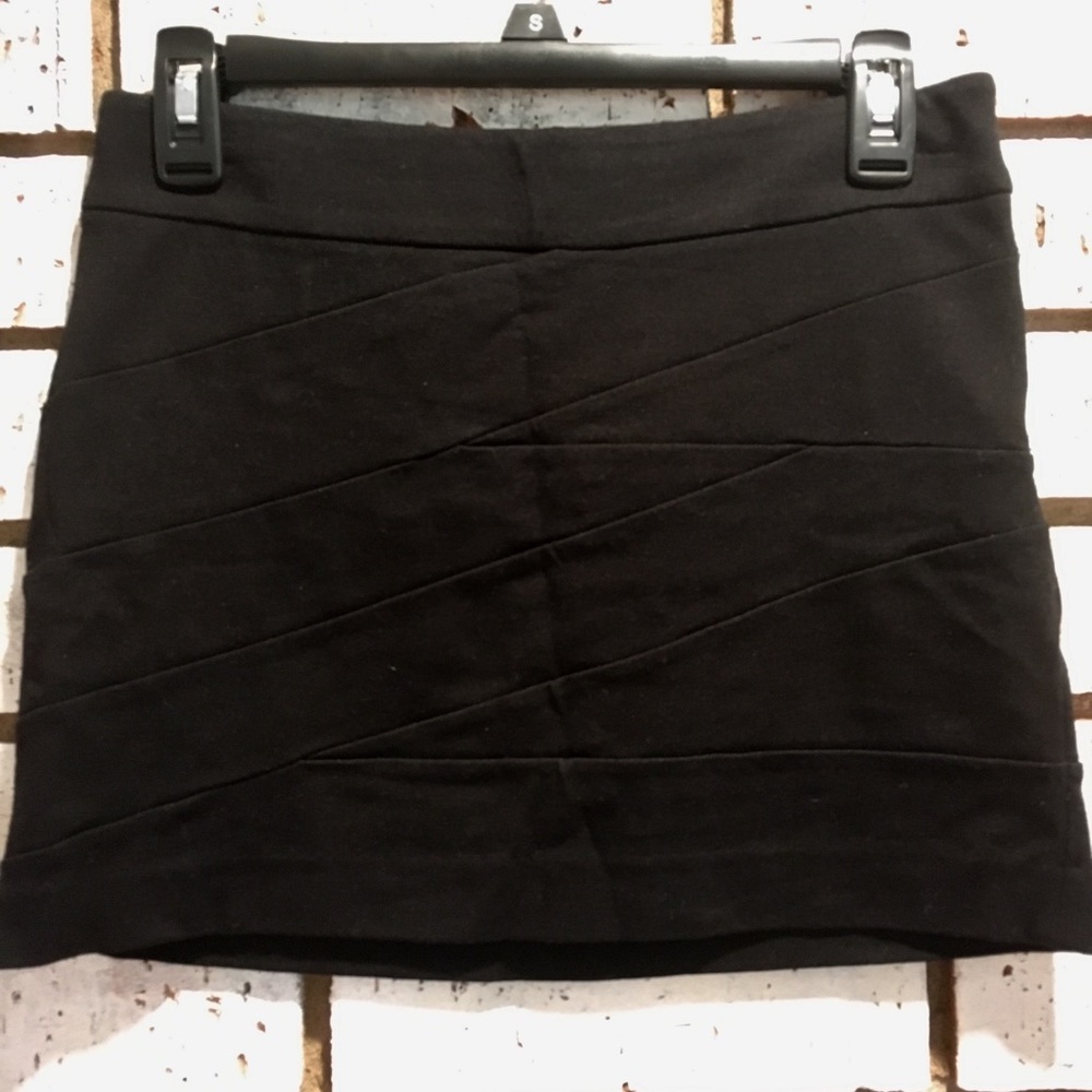 Express Banded Skirt